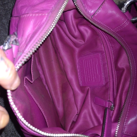 Pretty pink Coach purse with long strap included - Picture 2 of 3